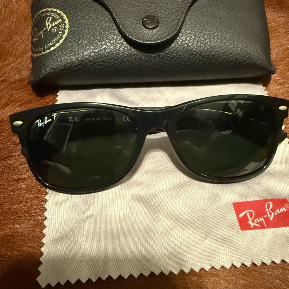 RayBan RB Ray-Ban 2132 NEW WAYFARER Polarized 902/57 55018 145 - Black